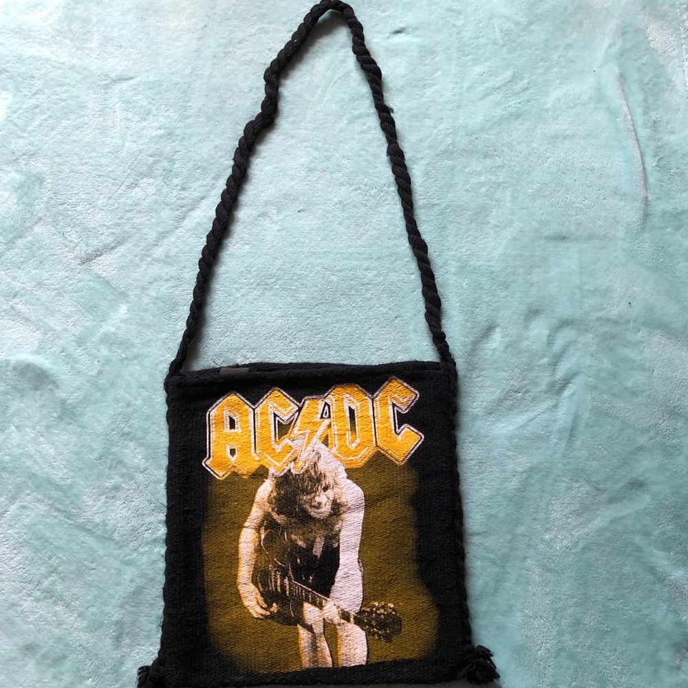 Knit crossbody bag.black